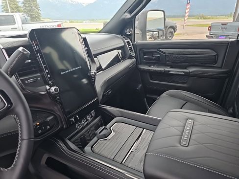 New 2025 RAM 2500 Limited image 10