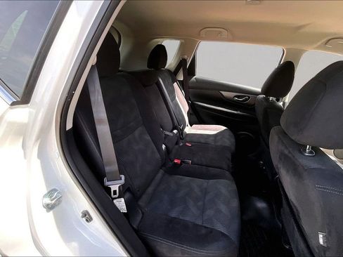 Used 2015 Nissan Rogue SV FWD image 25
