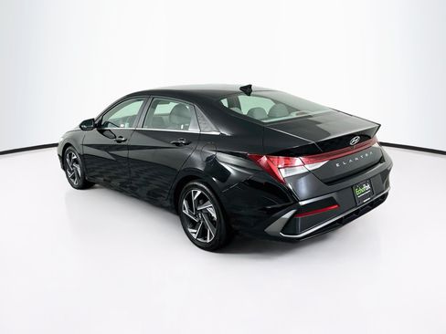 Used 2025 Hyundai Elantra SEL FWD image 5