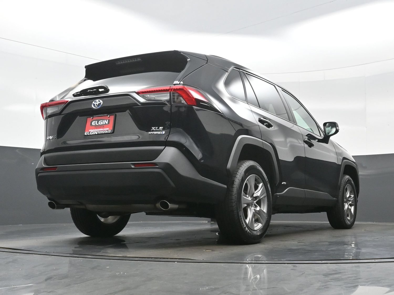 Used 2024 Toyota RAV4 XLE w/ Weather Package AWD/4WD image 32