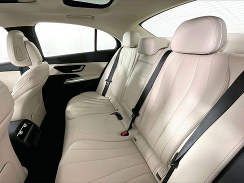 New 2026 Mercedes-Benz E 350 4MATIC Sedan image 10