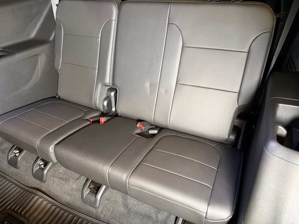 Used 2023 Chevrolet Traverse Premier AWD/4WD image 22