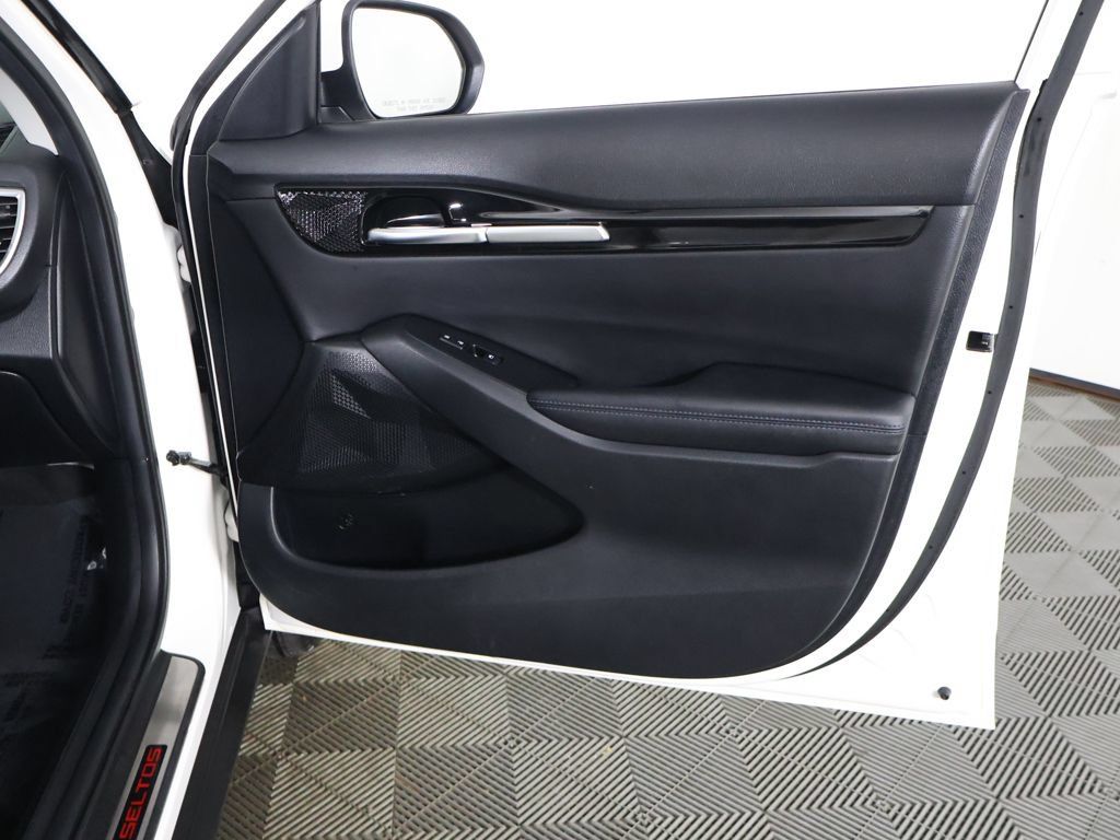 Used 2022 Kia Seltos S AWD/4WD image 22