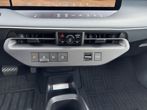 New 2026 Nissan Leaf SV+ w/ Floor Mat Package (SV+) FWD image 18