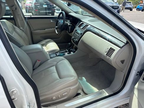 Used 2010 Cadillac DTS FWD image 37