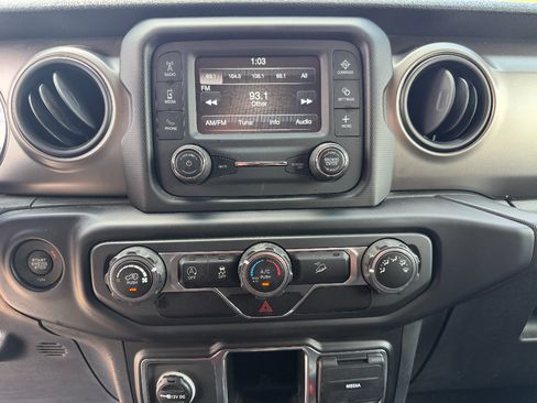 Used 2018 Jeep Wrangler Sport AWD/4WD image 27