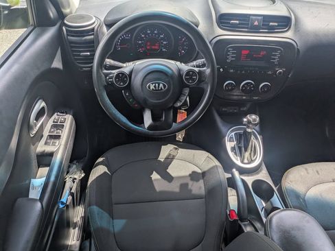 Used 2014 Kia Soul + FWD image 28