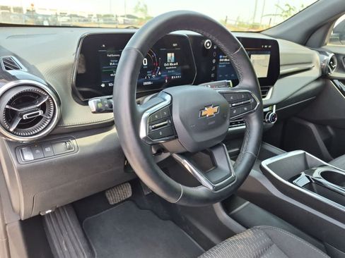 Used 2025 Chevrolet Equinox LT FWD image 10