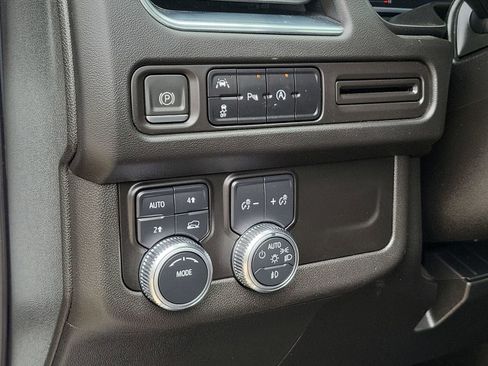 Certified 2023 GMC Yukon XL SLT AWD/4WD image 17