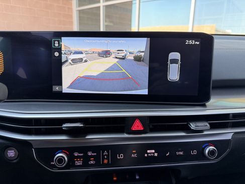 Used 2025 Kia Sorento S FWD image 19