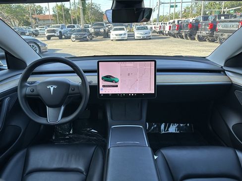 Used 2022 Tesla Model 3 Standard Range Plus image 5