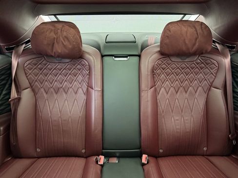 Used 2020 Bentley Flying Spur W12 image 21