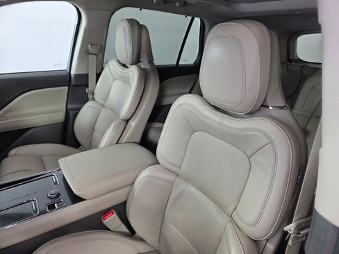 Used 2024 Lincoln Aviator Reserve w/ Equipment Group 201A image 10