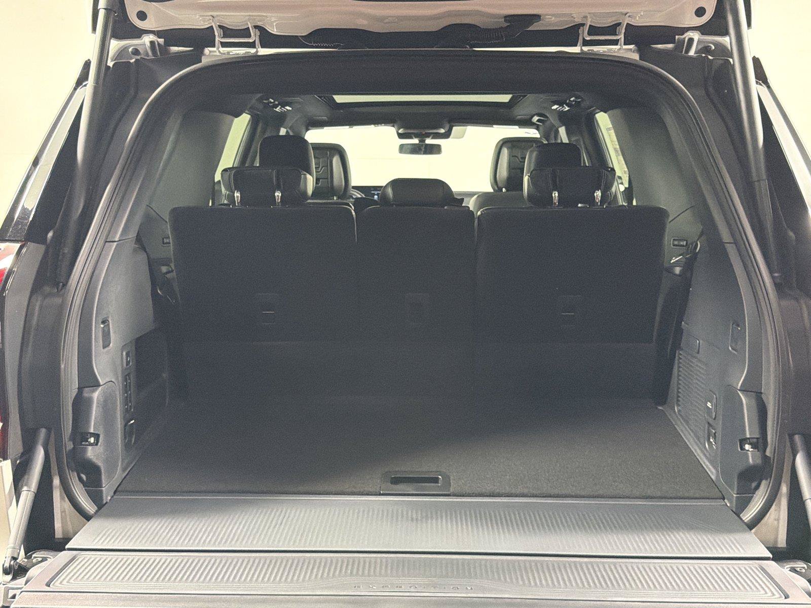 New 2027 Ford Expedition Platinum w/ Stealth Performance Package AWD/4WD image 18