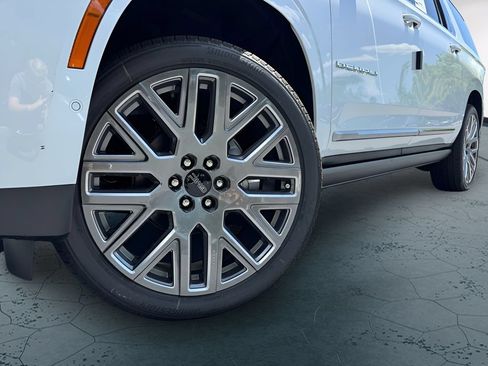 New 2026 GMC Yukon XL Denali Ultimate w/ LPO, Floor Liner Package AWD/4WD image 2