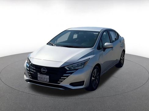 Used 2025 Nissan Versa SV FWD image 7