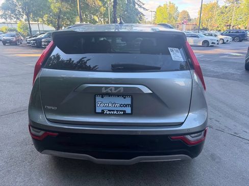 Certified 2023 Kia Niro Wave w/ Wave Preserve Package FWD image 5