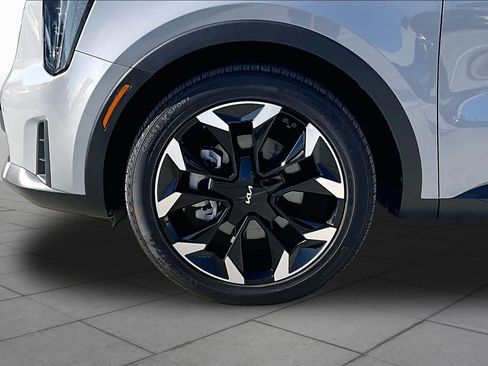 Certified 2026 Kia Sorento EX w/ EX Premium Package FWD image 10