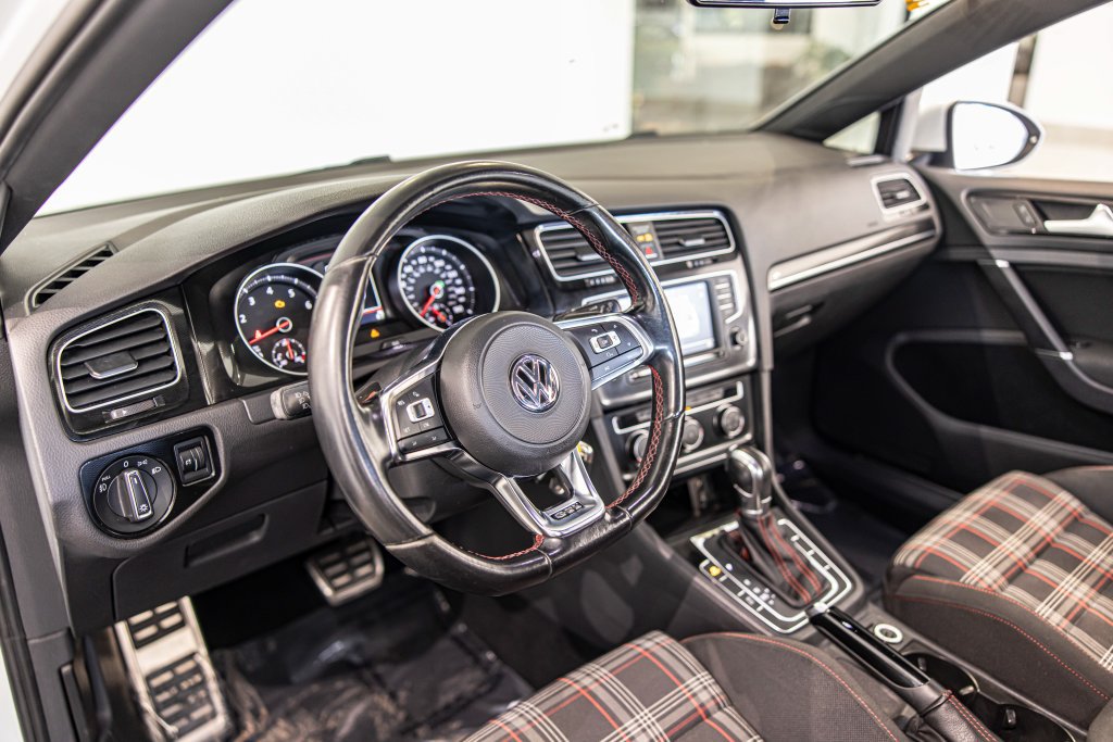 Used 2017 Volkswagen GTI S FWD image 15