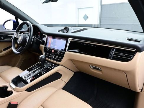 Used 2024 Porsche Macan image 19