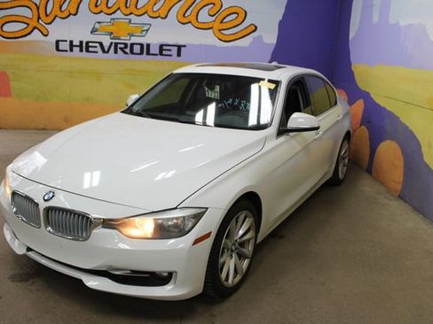 Used 2014 BMW 320i xDrive Sedan AWD/4WD image 4