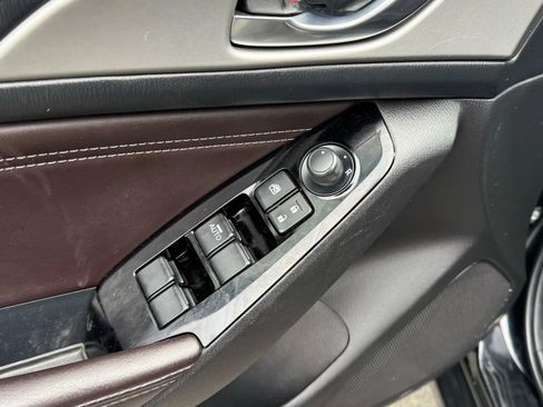 Used 2017 MAZDA MAZDA3 Touring image 18