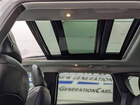 Used 2022 Jeep Cherokee Limited image 5