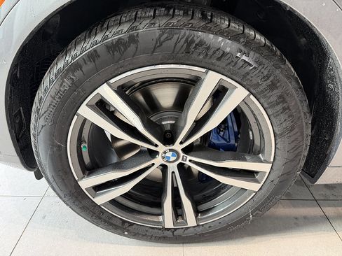 New 2026 BMW X7 xDrive40i w/ M Sport Package AWD/4WD image 8