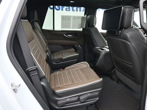 Used 2026 GMC Yukon Denali Ultimate AWD/4WD image 12