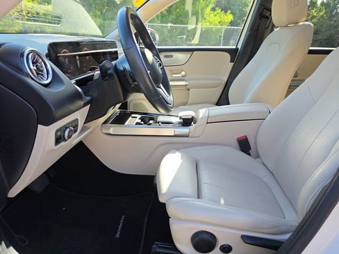 Used 2022 Mercedes-Benz GLB 250 image 25