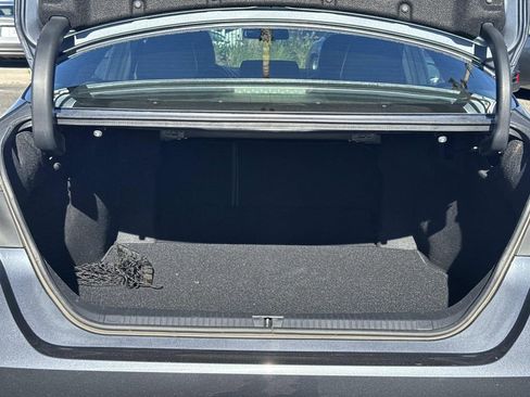 Used 2020 Toyota Avalon XLE image 25