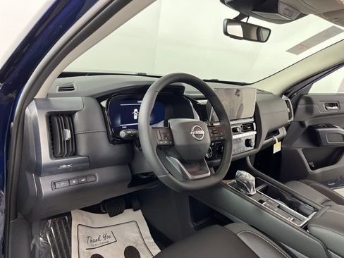 New 2026 Nissan Pathfinder SL FWD image 18