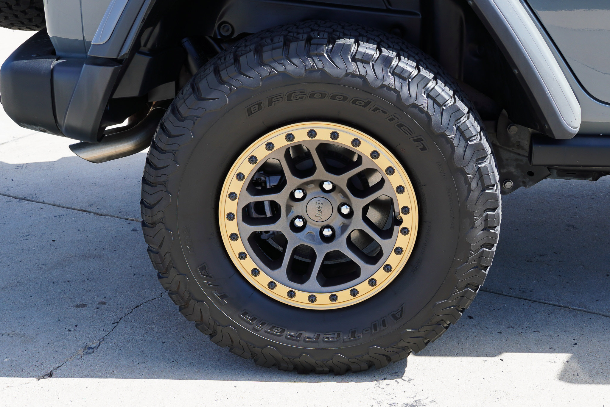 Used 2022 Jeep Wrangler Unlimited Rubicon w/ Xtreme Recon 35" Tire Package AWD/4WD image 11