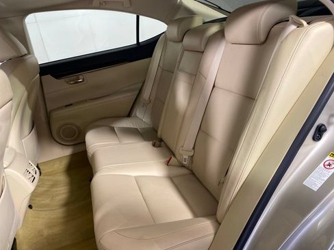 Used 2014 Lexus ES 350 w/ Luxury Package FWD image 13
