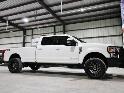 Used 2020 Ford F350 Lariat w/ Lariat Value Package AWD/4WD image 15