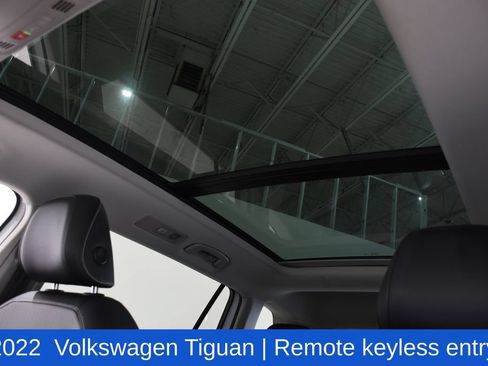 Used 2022 Volkswagen Tiguan SE AWD/4WD image 9