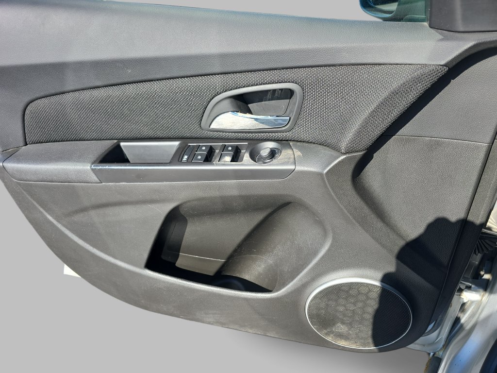 Used 2011 Chevrolet Cruze Eco FWD image 26
