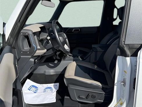 Used 2024 Ford Bronco Wildtrak image 14