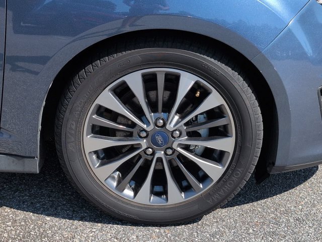 Used 2018 Ford C-MAX Titanium FWD image 11