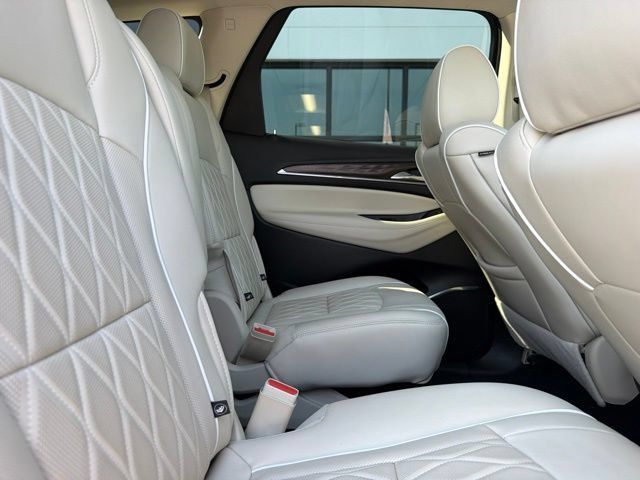 Used 2023 Buick Enclave Avenir w/ Avenir Technology Package AWD/4WD image 15