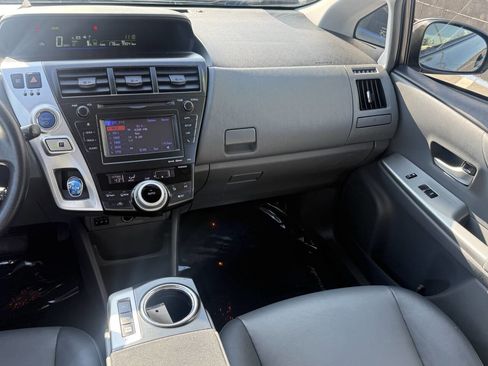 Used 2013 Toyota Prius V Five image 10
