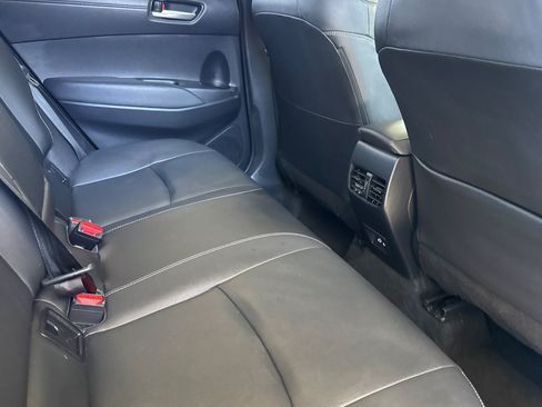 Used 2024 Toyota Corolla Cross XLE FWD image 32