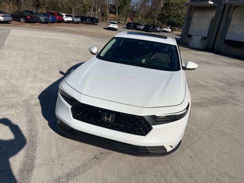 Used 2023 Honda Accord EX image 3