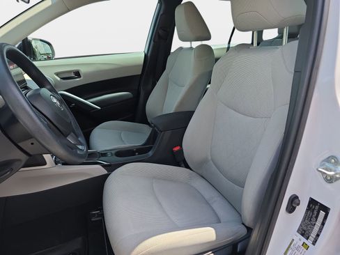 Used 2023 Toyota Corolla Cross L FWD image 14