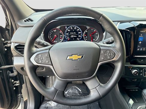 Used 2023 Chevrolet Traverse High Country image 11