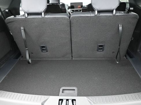 New 2026 Ford Explorer ST-Line w/ ST-Line Street Pack image 33