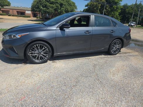 Used 2024 Kia Forte GT-Line w/ GT-Line Premium Package FWD image 5