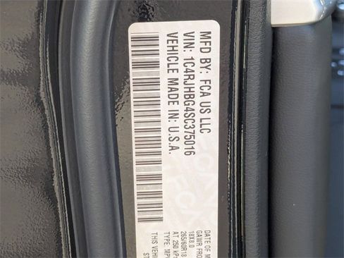 New 2025 Jeep Grand Cherokee Limited image 40