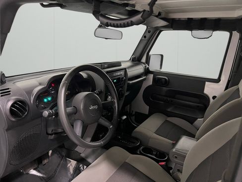 Used 2009 Jeep Wrangler X image 22