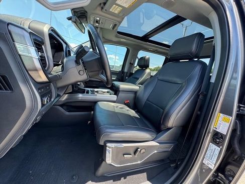 Used 2023 Ford F250 Lariat w/ Lariat Ultimate Package AWD/4WD image 16